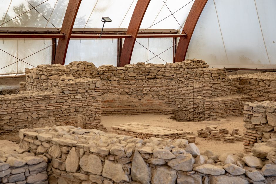 Opgegraven Romeinse muurresten van een stad