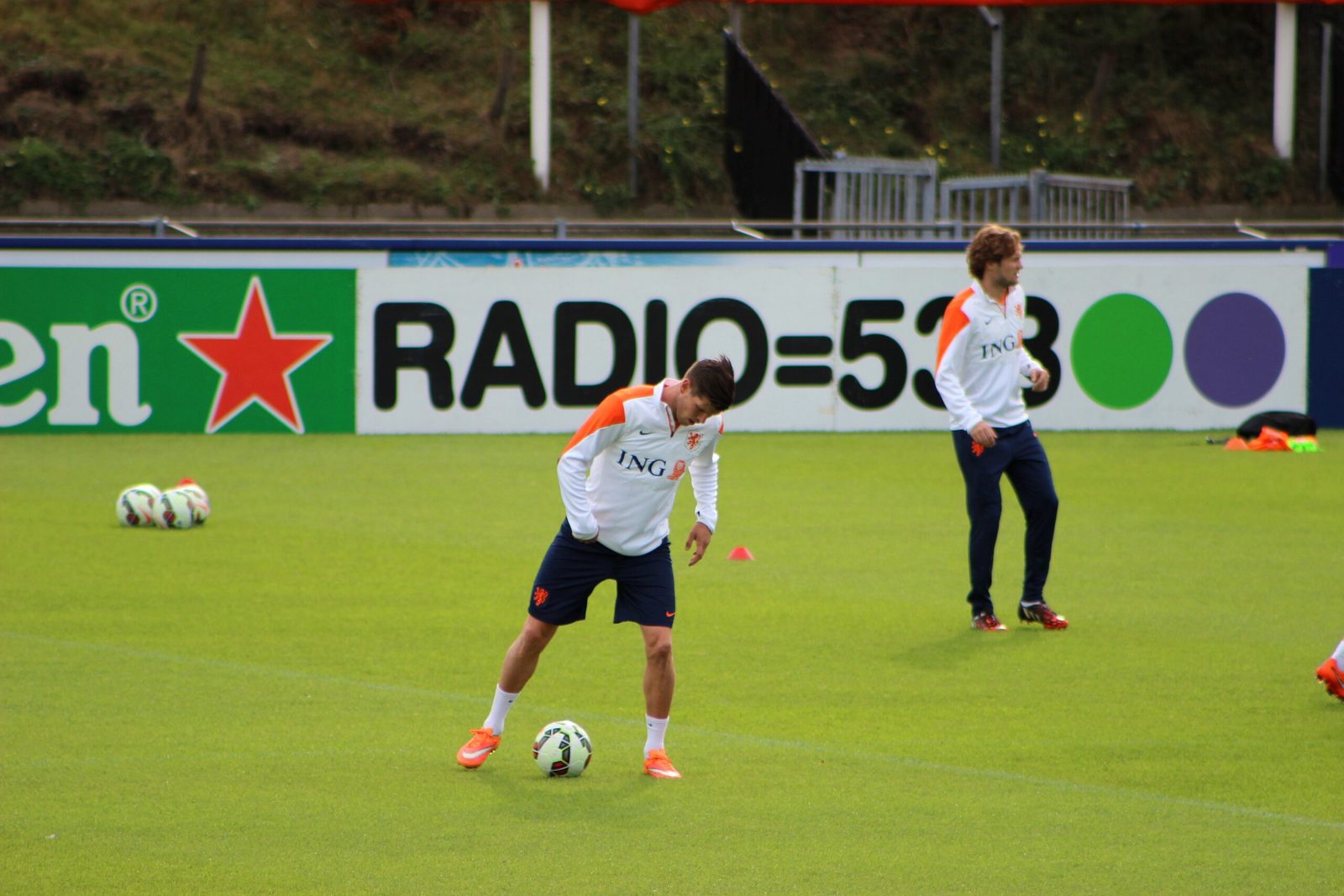 Klaas-Jan Huntelaar tijdens een training van het Nederlands elftal in 2014