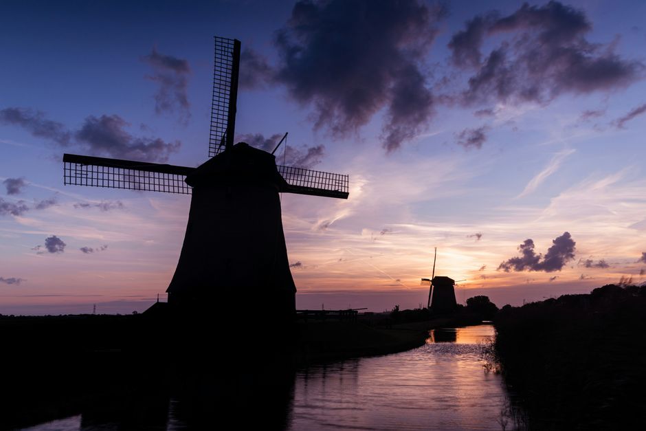 Kaart van Nederland met de twaalf provincies in verschillende kleuren