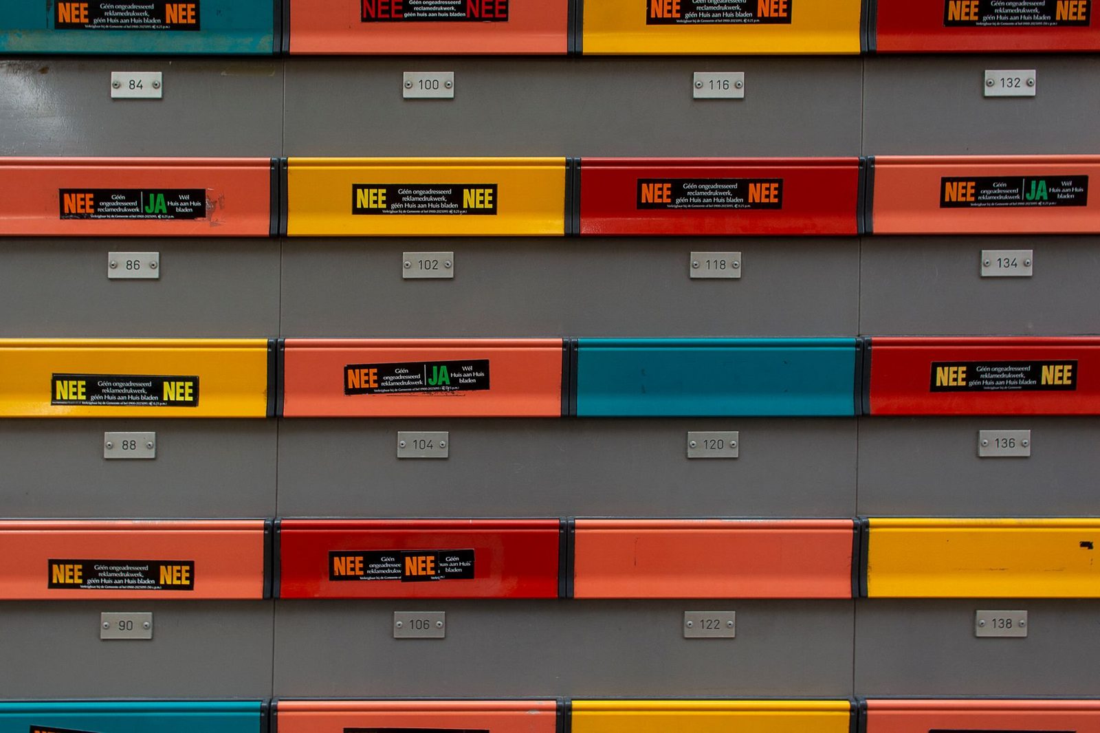 Laptop met verdachte e-mail op het scherm